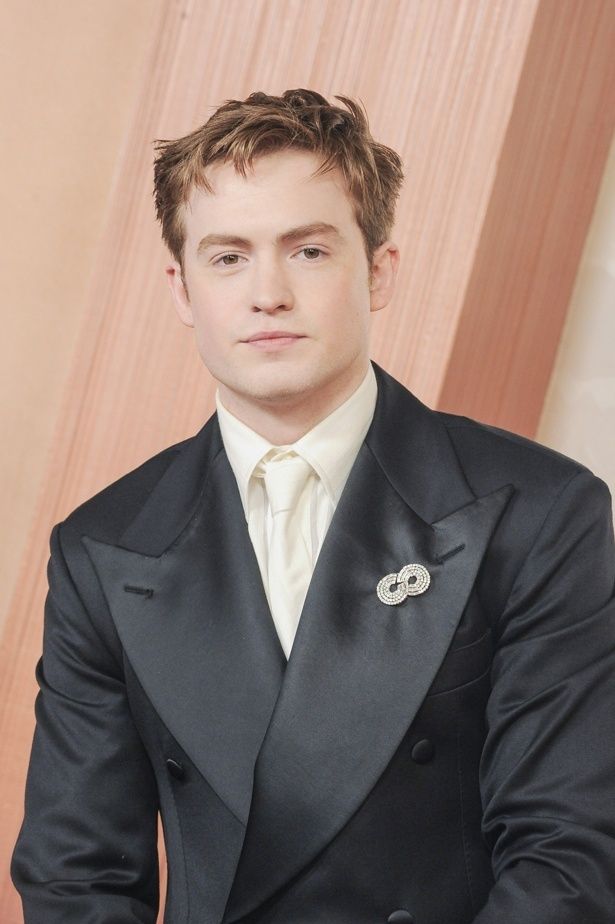 新入りの砲手トミー役のキット･コナー