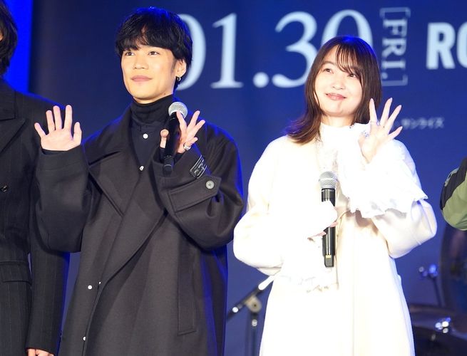 小野賢章＆上田麗奈、『閃光のハサウェイ キルケーの魔女』公開直前イベントで「お待たせしました！」楽曲参加の[Alexandros]はゲリラライブを決行