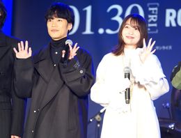 映画『機動戦士ガンダム 閃光のハサウェイ キルケーの魔女』(1月30日公開)公開直前記念 閃光の“センコウ決起集会”に登場した小野賢章と上田麗奈