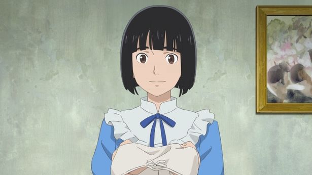 バレエのレオタードを手にほのかな笑みを浮かべる千鶴