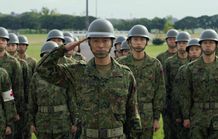 東日本大震災の被災地で、津波で妻と幼い娘を失いながら任務に立ち続ける自衛隊員