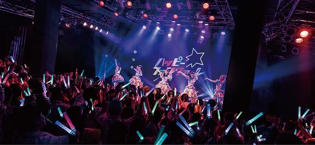 劇中でのパフォーマンスだけでなく、楽曲は実際にサブスクで配信中！
