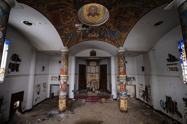 敷地のなかに建っている教会