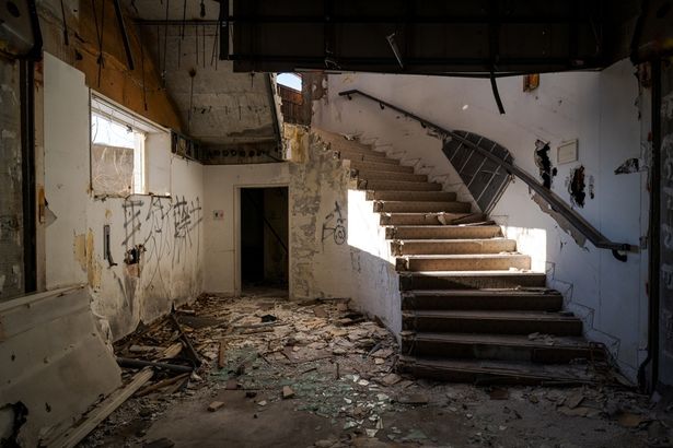 教会を抜けた先にある階段