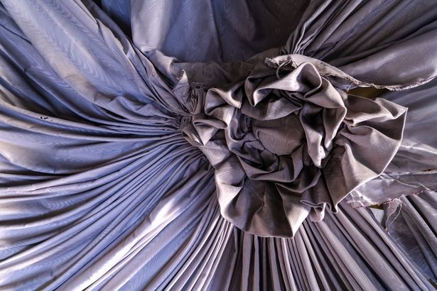 ヒグマの怖さとはまた違う、人間社会の冷たい闇を感じさせる