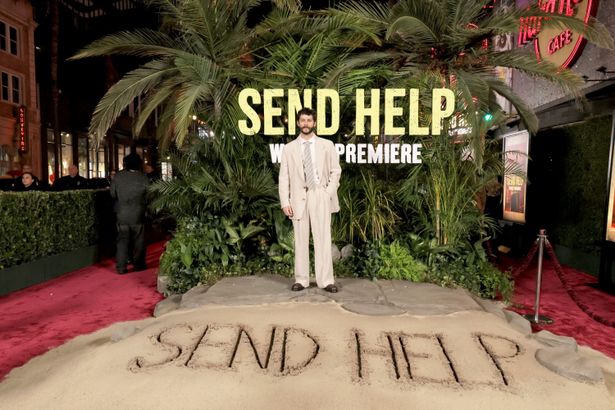 ジャングルと砂浜が広がる会場は、“復讐島”そのもの