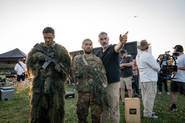 【写真を見る】戦争や民族衝突をいかに映画として体験させるかという問題に踏み込むようになったアレックス・ガーランド(『シビル・ウォー アメリカ最後の日』)