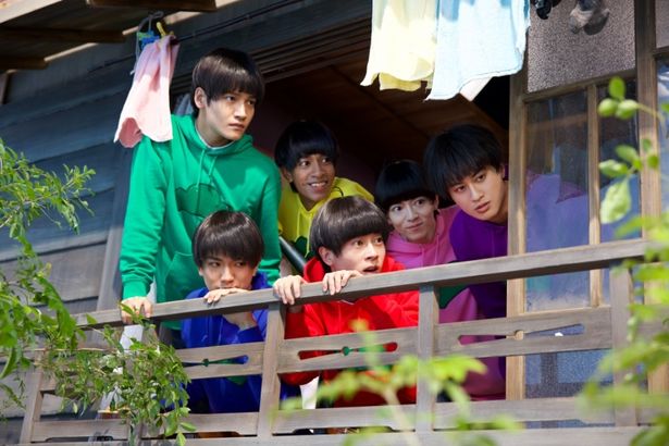 新公開日は6月12日に決定！『おそ松さん 人類クズ化計画!!!!!?』6つ子のドタバタな日常切り取る場面写真も