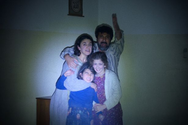 突然自宅が戦場に…現地の住民の恐怖もリアルに描かれる