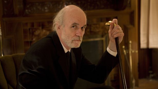 豪邸に住む依頼主が隠している秘密とは？