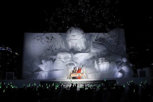 中島裕翔と宇宙飛行士の野口聡一が、スター・ウォーズアンバサダーとして登場するお披露目式が開催