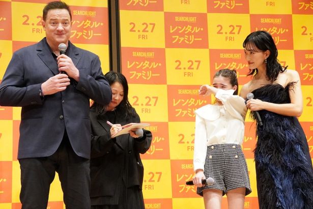 『レンタル・ファミリー』「こども応援金プロジェクト」チャリティー試写会舞台挨拶の様子