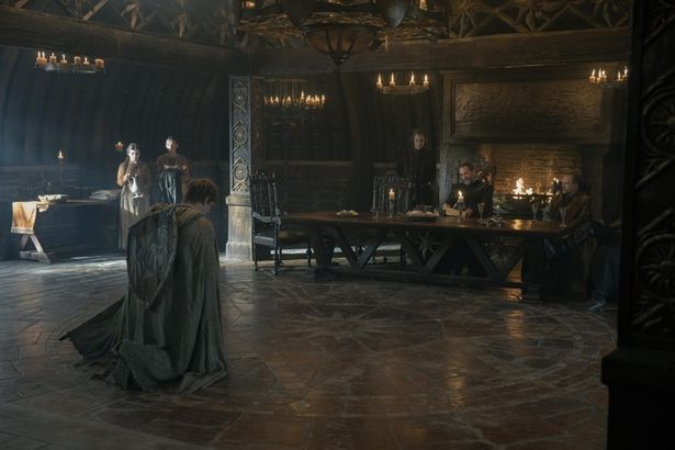 ダンクは亡くなった恩師とターガリエン家の縁にすがり、馬上槍試合への参戦を嘆願することに