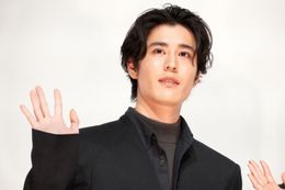 寛一郎、「デビュー作だと思ってやれる作品に出会えて、幸せ」と心を込めた