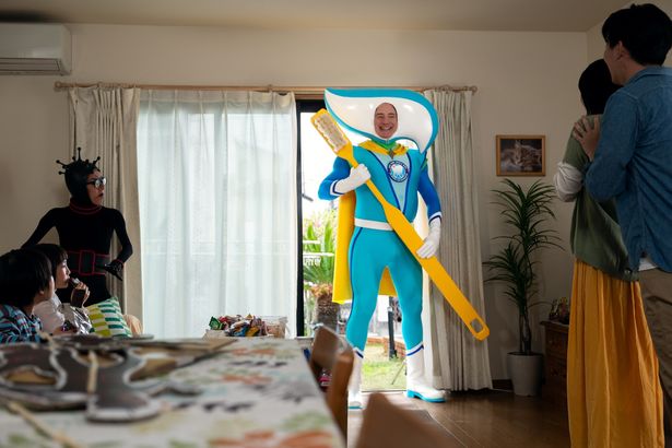 ブレンダン・フレイザー演じるフィリップは、かつて歯磨き粉のCMで一世を風靡したものの、近頃は世間から忘れられつつあった