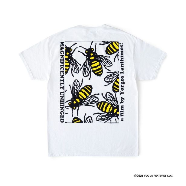 映画のキーとなる「ミツバチ」がオリジナルイラストで書き下ろされ、GEEKS RULEらしい90sライクな映画Tシャツ