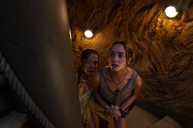 友人たちが次々と犠牲になっていくなか、主人公のルーシーはどう立ち向かうのか