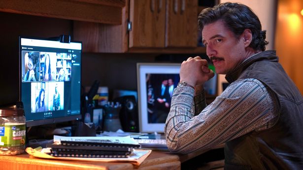 IT企業誘致で町を“救おう”とする野心家の市長テッド