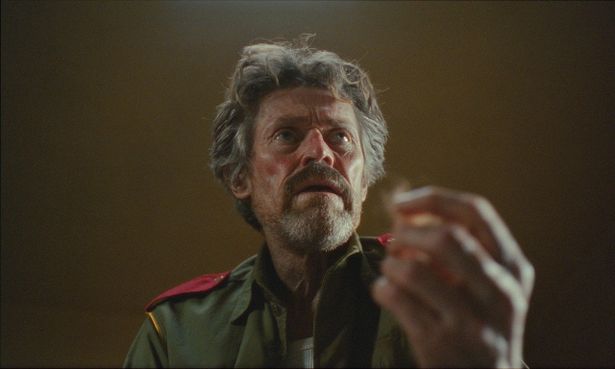 ウィレム・デフォー演じる主人公の父マキシム