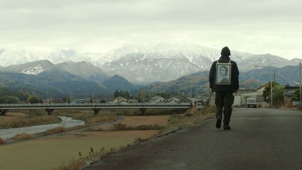 成田凌＆沢尻エリカ共演『#拡散』雄大な北アルプスと主人公の闇の対比が不穏な冒頭シーン