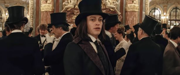 リュック・ベッソンの新作『Dracula』はケイレブ・ランドリー・ジョーンズとクリストフ・ヴァルツが共演！