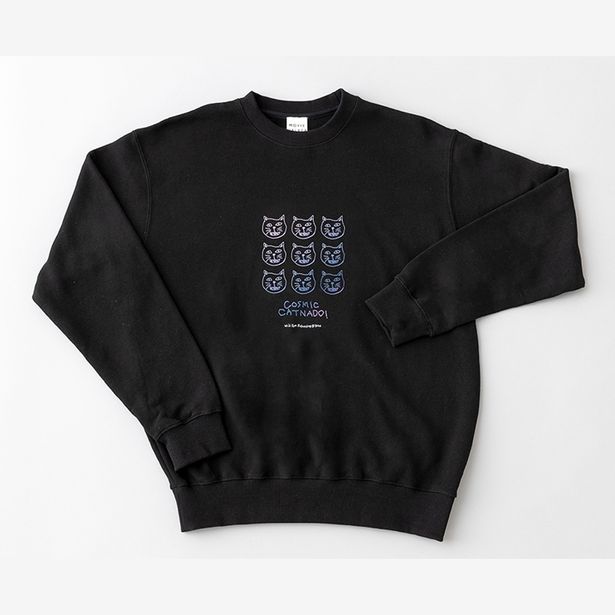落書きのような猫のモチーフが可愛いトレーナー