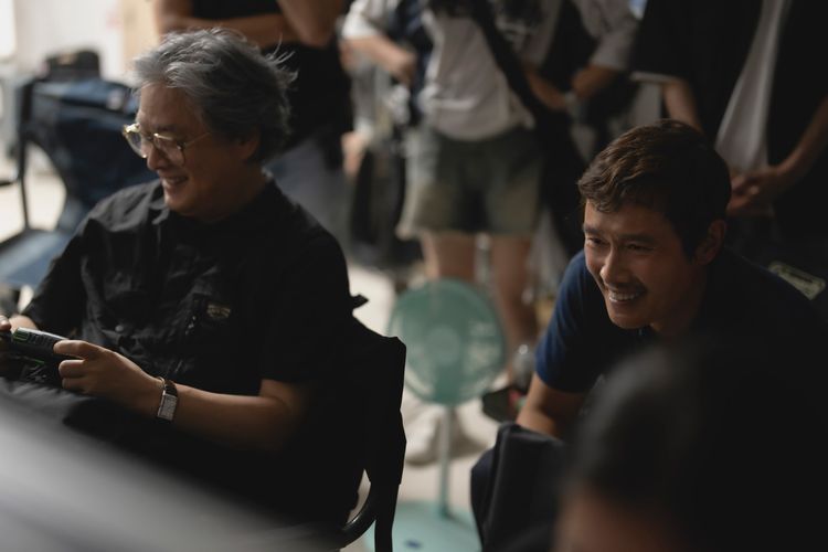 パク・チャヌク監督＆イ・ビョンホンの来日決定！『しあわせな選択』ティザービジュアル撮影時のビハインド映像解禁
