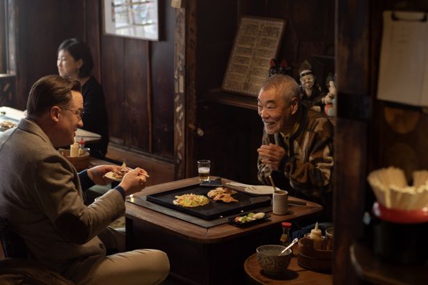 フレイザーは、柄本との共演に深い感銘を受け「イアン・マッケランと共演した時のことを思い出した。イギリスにはイアン・マッケランがいて、日本には柄本明がいる」と賛辞を贈った