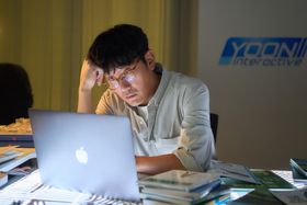 『許されざる者』『チェイサー』『ロビー！』に至るまで…現代韓国市民の「代弁者」ハ・ジョンウの軌跡を辿る