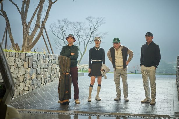 チャンウクの接待ゴルフは一筋縄ではいかない(『ロビー！　4000億円を懸けた仁義なき18ホール』)