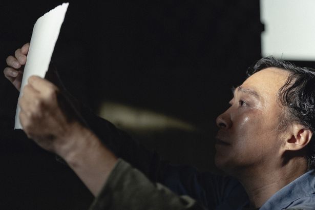 【写真を見る】ボムモ役の演技で“韓国のアカデミー賞”青龍映画祭の助演男優賞を受賞したイ・ソンミン