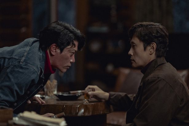 パク・ヒスン演じる豪快キャラのソンチュルと対峙するマンス