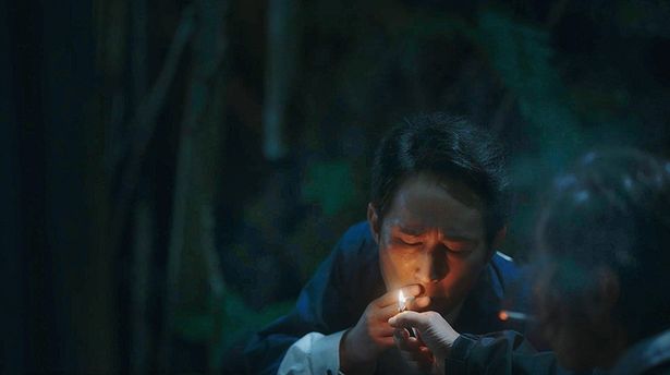 傾いた老舗旅館を継ぎ、支配人を務めている文也(じろう)は別れた妻に未練を抱いていたが…