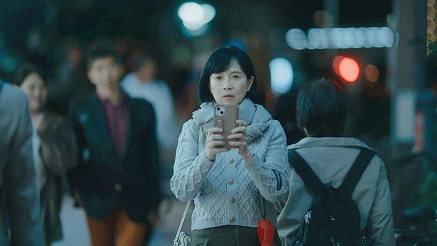 夫との関係が冷え切っている主婦の美佐江(坂井真紀)は友人に誘われ、スポーツセンターに通い始めるが…