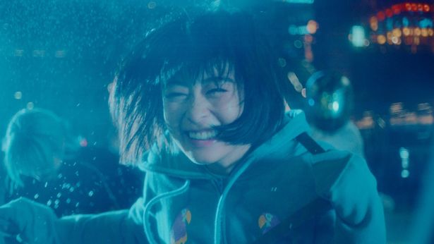 家を飛びだし、歌舞伎町にたどり着いた主人公、小林樹里恵(通称：じゅじゅ)