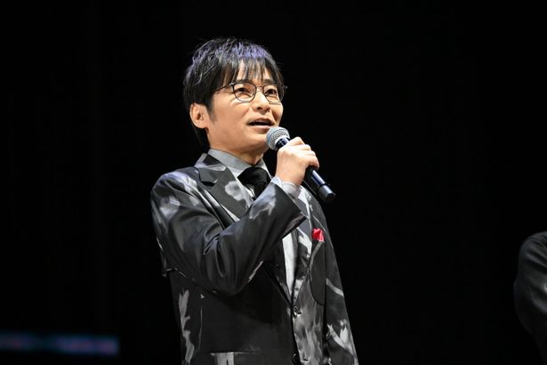 「OPENING of 30th ANNIVERSARY」に登壇した石田彰