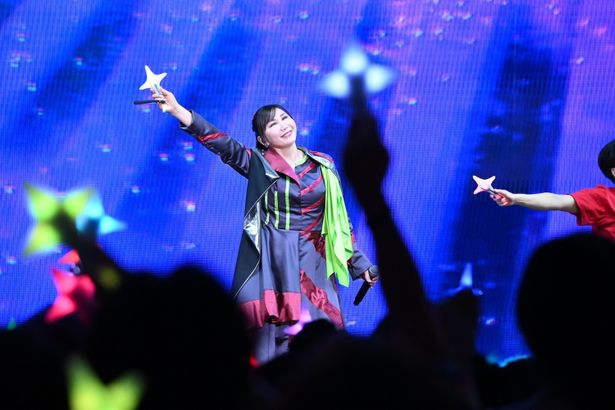 コール＆レスポンスで観客を盛り上げた