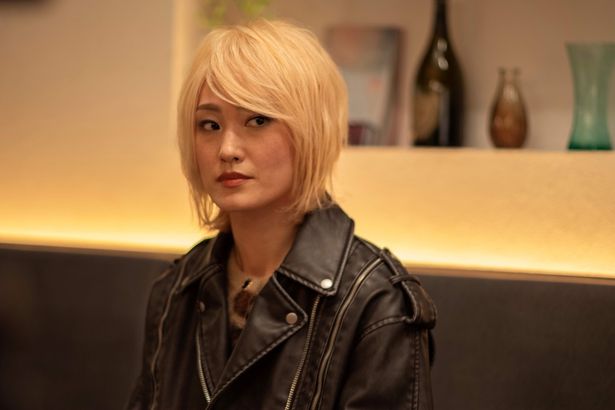 主人公の同僚、中島愛子を演じる山本真理