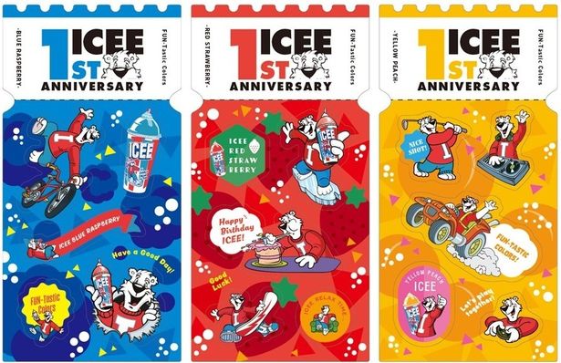 「ICEE」購入者先着限定でプレゼントされる「1st anniversary ステッカー」