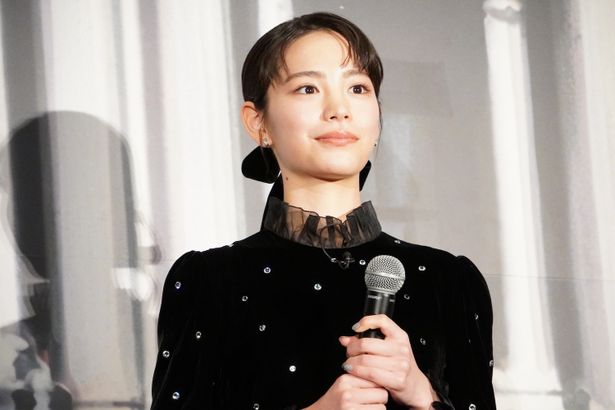 『パリに咲くエトワール』完成披露試写会の様子