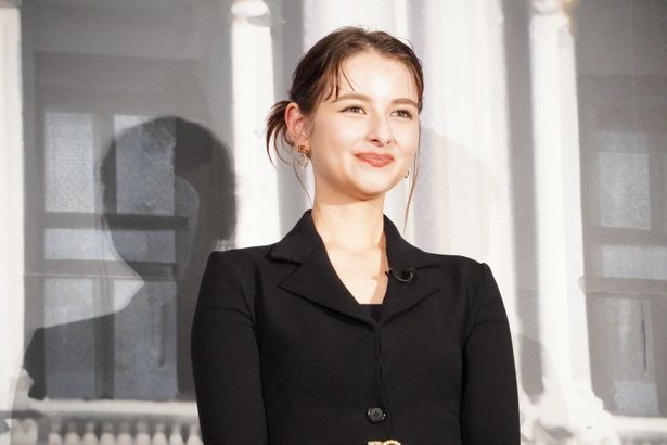 『パリに咲くエトワール』完成披露試写会の様子