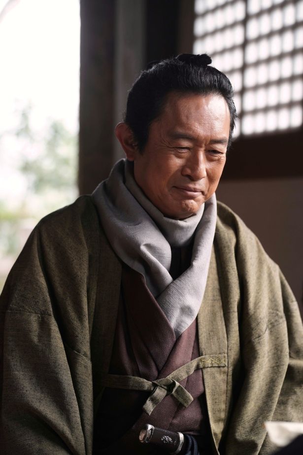 太吉と犬猿の仲の漢方医・玄斎を演じるのは、大森監督の『ヒポクラテスたち』でデビューした内藤剛志