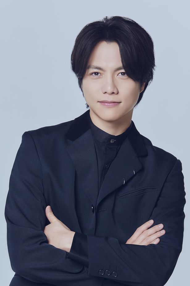 【写真を見る】主人公の青年、初海航を演じる重岡大毅