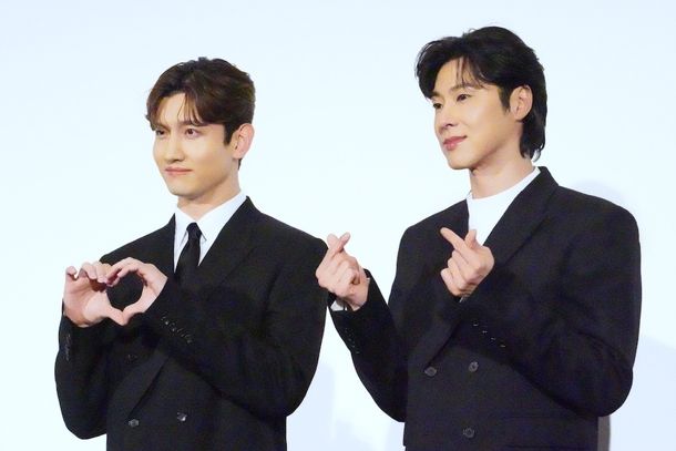 映画『東方神起 20th Anniversary Film『IDENTITY』』(公開中)の公開記念舞台挨拶に東方神起のユンホ、チャンミンが登場！