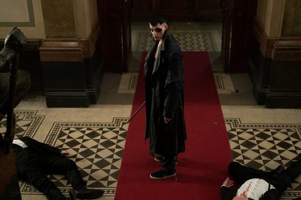 作品に欠かせない日本刀でのアクションも(『ザ・クロウ』)