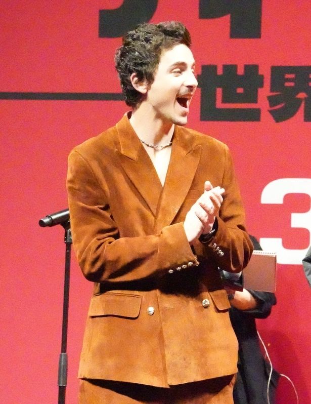 スペシャルゲストの窪塚洋介が登場すると、驚きの表情を見せたシャラメ