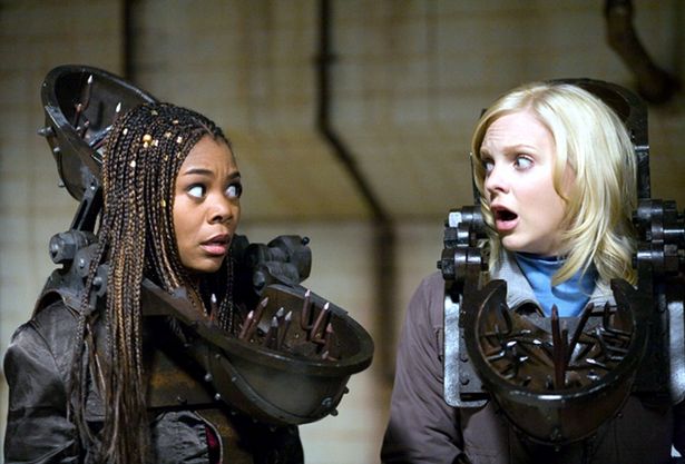 アンナ・ファリスとレジーナ・ホールもカムバック！(画像は『最終絶叫計画4』より)