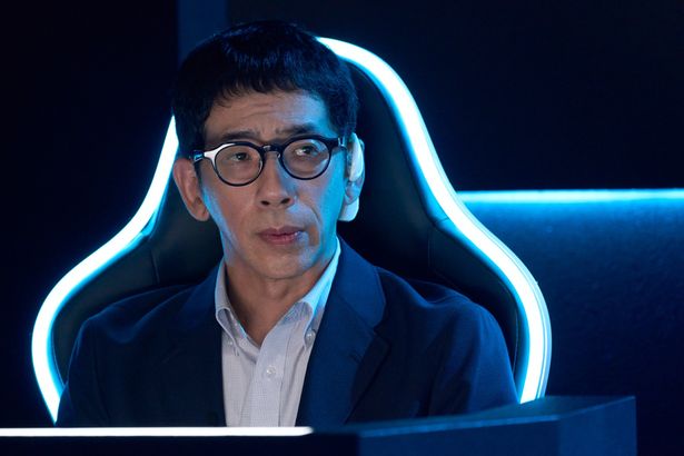 野間口徹扮する理論の先駆者、エジソン