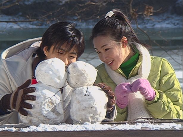 高校時代、転校生として現れたチュンサンと愛し合うようになったユジン