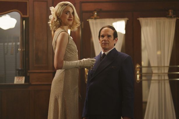 実力派俳優たちのアンサンブルが光る！『ブルームーン』の個性的な登場人物たちを紹介